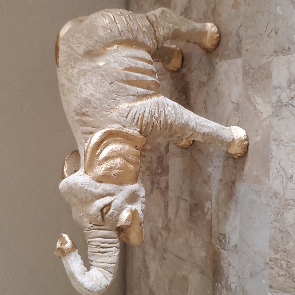 Gold Leaf Elephant Large nwot